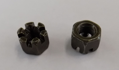 0120188  Гайка корончатая М12х1,25 04725120025