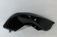 Панель топливного бака правая (PEARL BLACK)