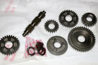 Вал промежуточный в сборе КПП