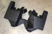 Нижняя часть панели моторного отсека