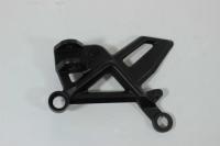 Кронштейн подножки передний левый