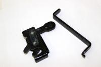 Замок капота