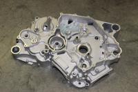 Картер, левая половина (метка B в сборе с синими вкладышами)