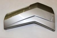 Накладка крыла передняя, правая (серый металлик)