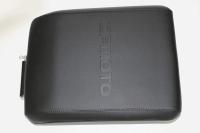 Спинка сиденья центрального пассажира