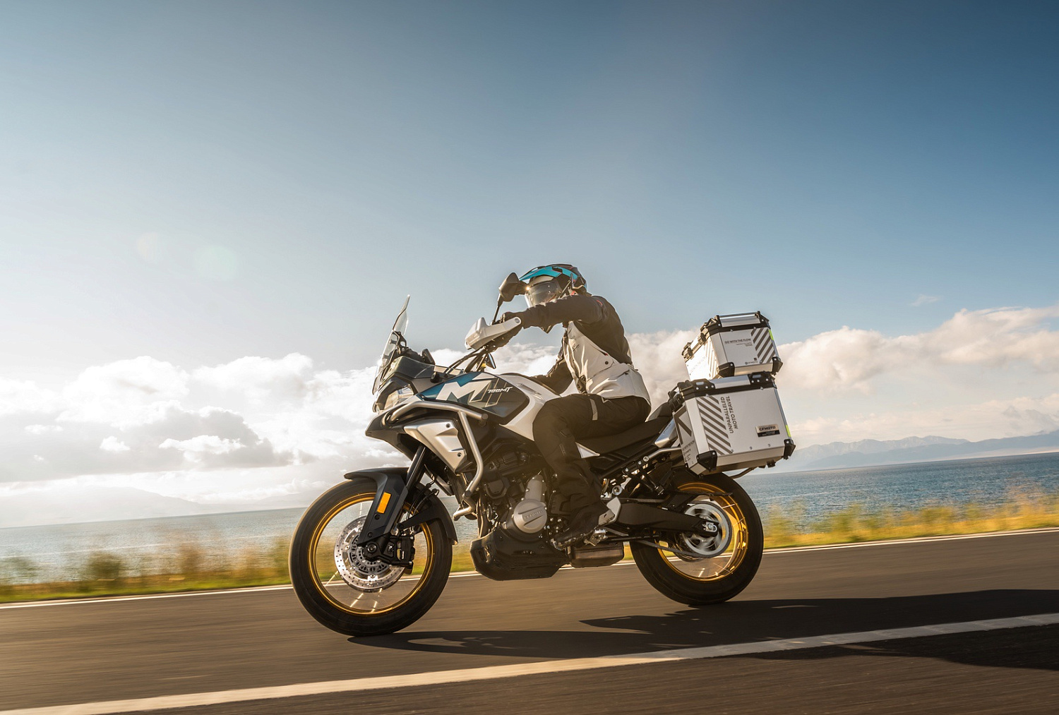 Мотоцикл CFMOTO 700MT Advanced (ABS)