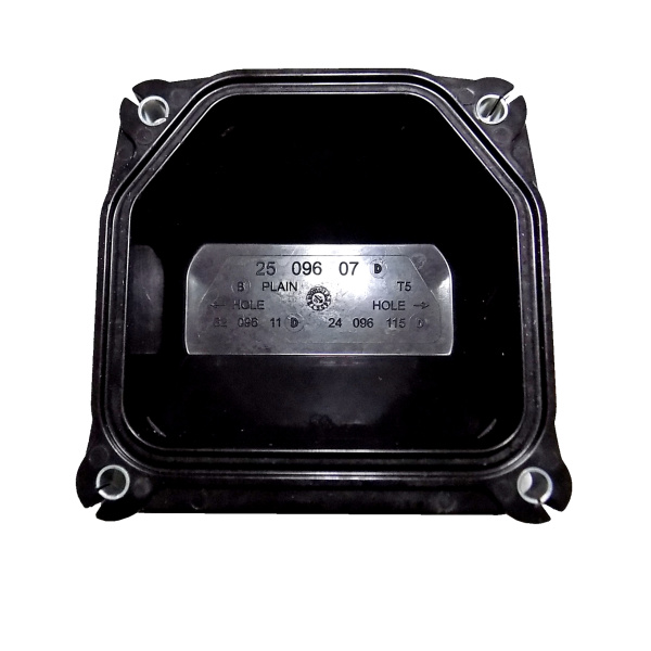 0105047  Крышка клапанной камеры 24 755 141-S