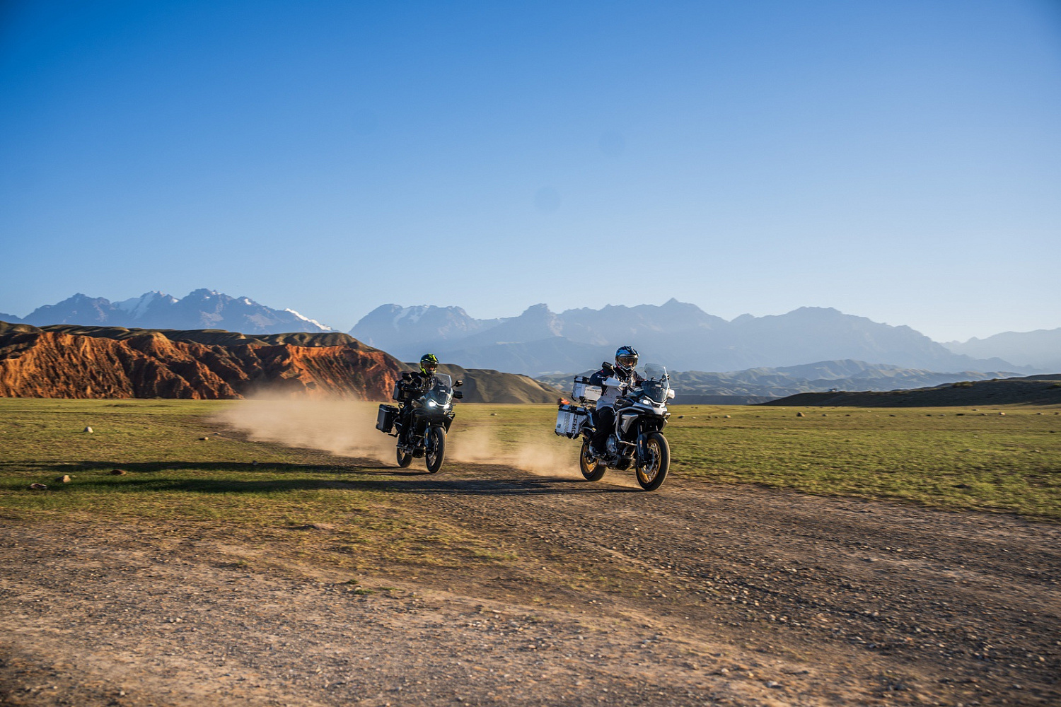 Мотоцикл CFMOTO 700MT Advanced (ABS)