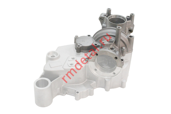 0120509  Крышка коробки передач правая 21040200201