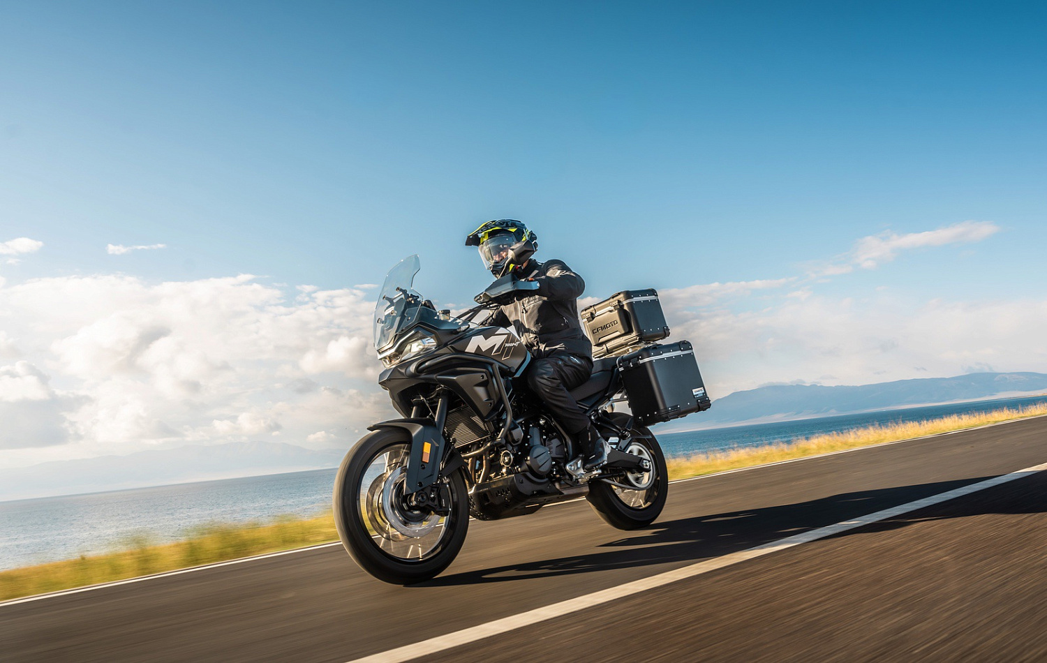 Мотоцикл CFMOTO 700MT Advanced (ABS)