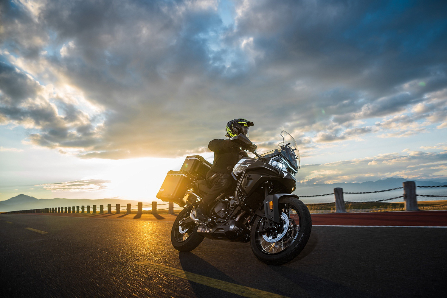 Мотоцикл CFMOTO 700MT Advanced (ABS)