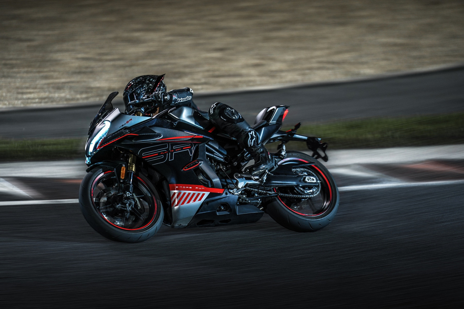 Мотоцикл CFMOTO 450SR (ABS)