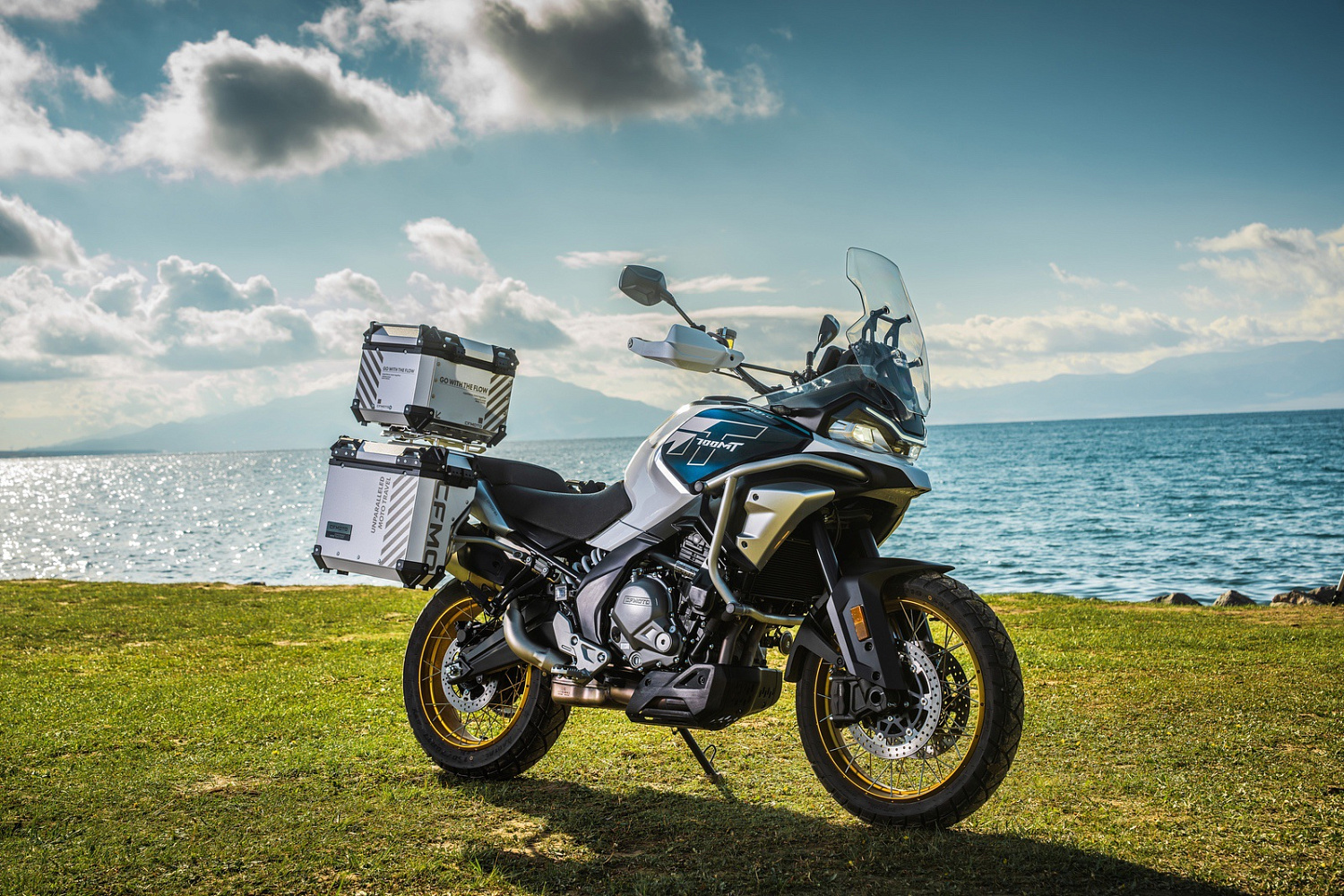 Мотоцикл CFMOTO 700MT Advanced (ABS)